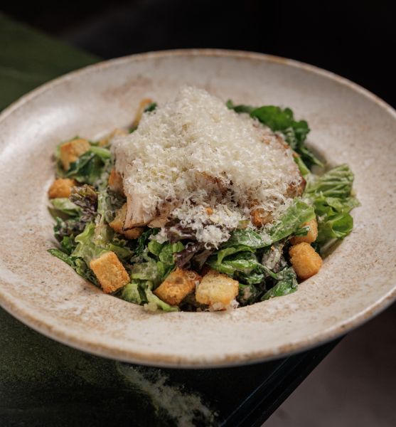 CAESAR CON POLLO